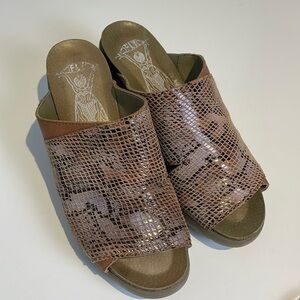Fly London Idarfly Wedge Mules Size 37